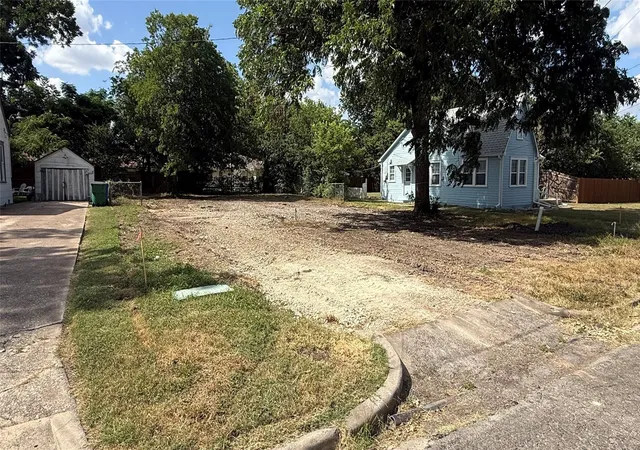 3rd image of 1312 Wallace St, Taylor, TX 76574 | MLS# 9744935