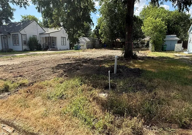 4th image of 1312 Wallace St, Taylor, TX 76574 | MLS# 9744935