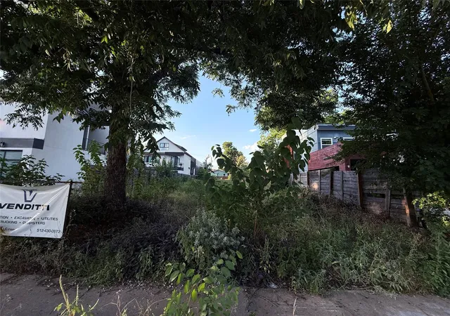 1st image of 2512 E 4th St, Austin, TX 78702 | MLS# 8083469