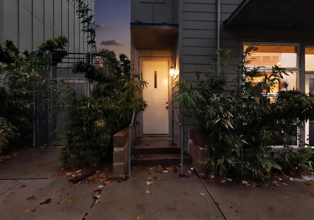 1st image of 1601 E 5th St #211, Austin, TX 78702 | MLS# 4822910