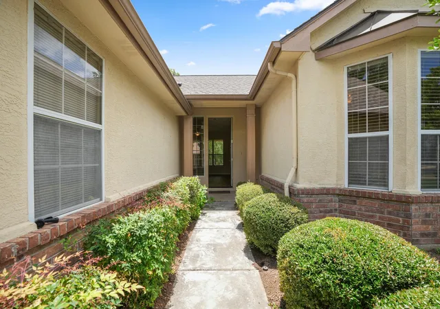 Photo 3 of Single family home for sale at 111 Bass St, Georgetown, TX 78633 | MLS# 3609197 | Listing updated on 2026-09-02