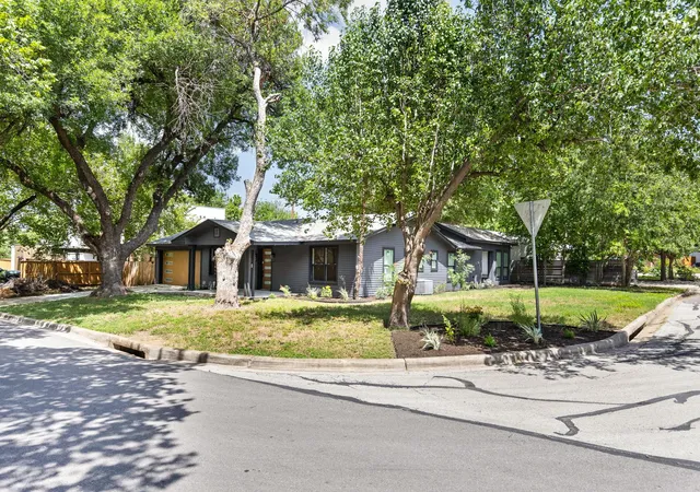 Photo 4 of Single family home for sale at 2605 Friar Tuck Ln, Austin, TX 78704 | MLS# 5517546 | Listing updated on 2026-08-02