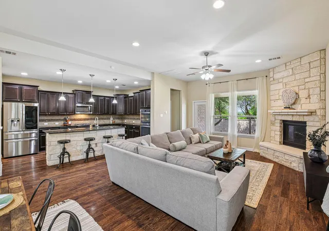 3rd image of 1924 Granite Springs Rd, Leander, TX 78641 | MLS# 1133700