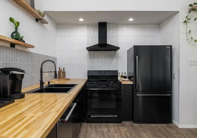 3rd image of 2532 Stoutwood Cir, Austin, TX 78745 | MLS# 1317346