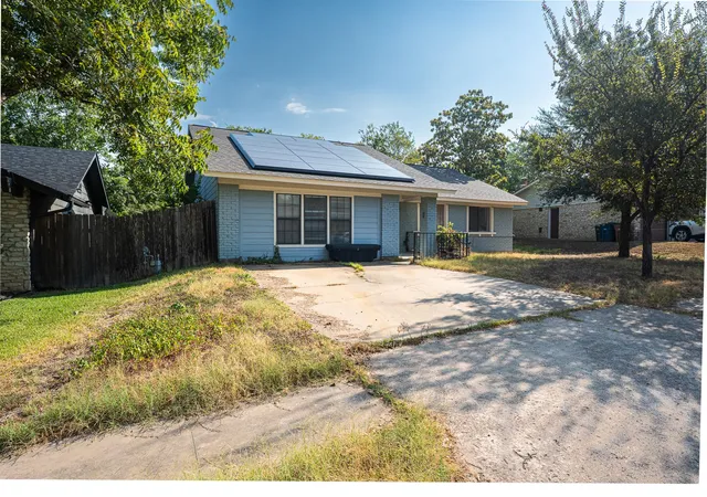 Photo 2 of Single family home for sale at 1404 Manford Hl Dr, Austin, TX 78753 | MLS# 4104114 | Listing updated on 2026-09-19