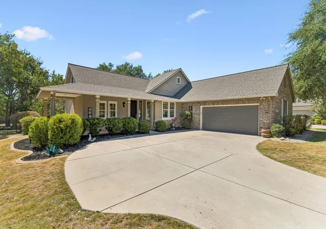 Photo 1 of Sale Pending at 139 Crystal Springs Dr, Georgetown, TX 78633 | MLS# 8818787 | Listing updated on 2026-10-06