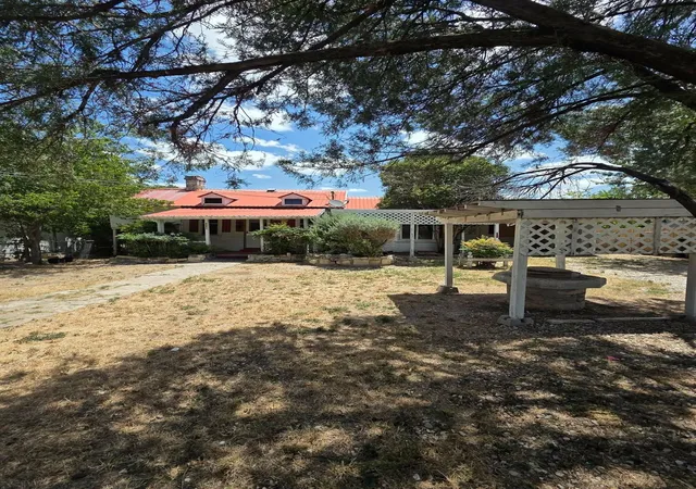 1st image of 505 1/2 S Main St S, Lampasas, TX 76550 | MLS# 5362747