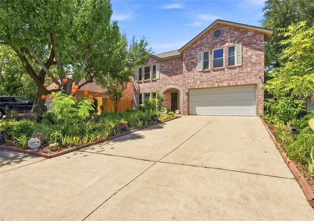 Photo 2 of Single family home for sale at 901 Dogwood Trl, Cedar Park, TX 78613 | MLS# 9692057 | Listing updated on 2026-09-13