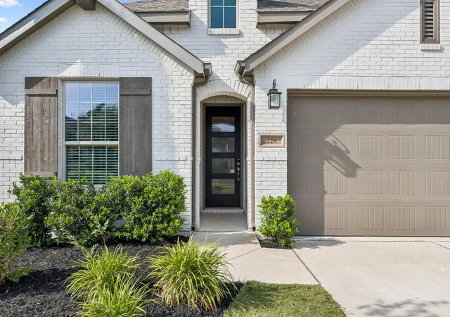 3rd image of 228 Arrowhead Mound Rd, Georgetown, TX 78628 | MLS# 7856840