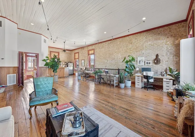 3rd image of 707 Chestnut St, Bastrop, TX 78602 | MLS# 5084577
