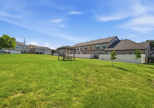 2nd image of 1900 Little Elm Trl, Cedar Park, TX 78613