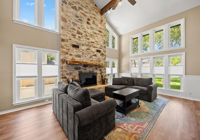 Photo 3 of Single family home for sale at 10805 Spicewood Pkwy, Austin, TX 78750 | MLS# 3885233 | Listing updated on 2026-07-19