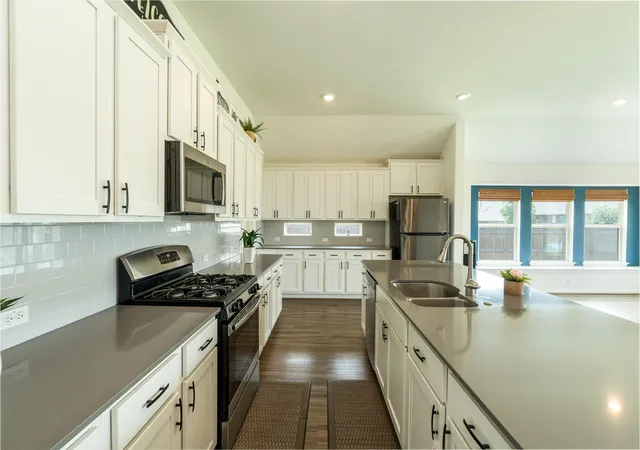 4th image of 117 Skylark Ln, Hutto, TX 78634 | MLS# 5448863
