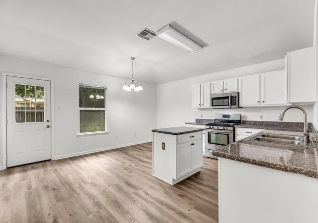 Photo 3 of Single family home for sale at 609 Golden Gate Dr, Leander, TX 78641 | MLS# 9361906 | Listing updated on 2026-09-19