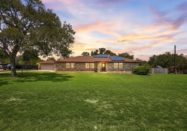 Single family home for sale at 208 Maple Dr, Mountain City, TX 78610 | MLS# 9838847
