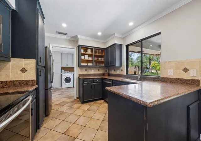 3rd image of 208 Maple Dr, Mountain City, TX 78610 | MLS# 9838847