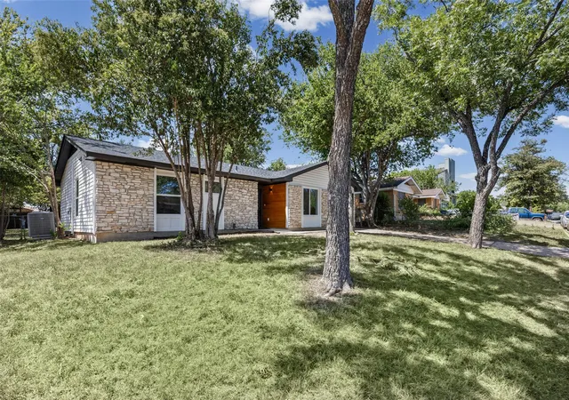 Photo 3 of Single family home for sale at 4710 Russet Hl Dr, Austin, TX 78723 | MLS# 9824323 | Listing updated on 2026-08-30