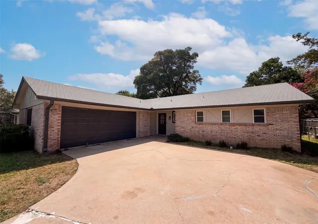 Homes for sale in Georgetown, TX | 501 E Central Dr, Georgetown, TX 78628 | MLS# 2327570