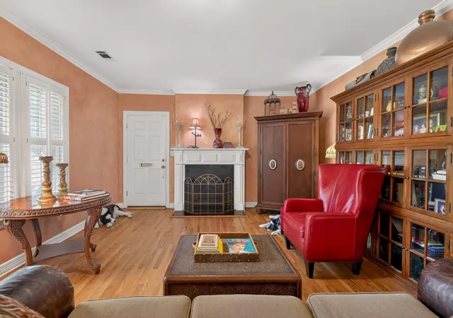 Photo 4 of Single family home for sale at 4214 Sinclair Ave, Austin, TX 78756 | MLS# 4255190 | Listing updated on 2026-09-01