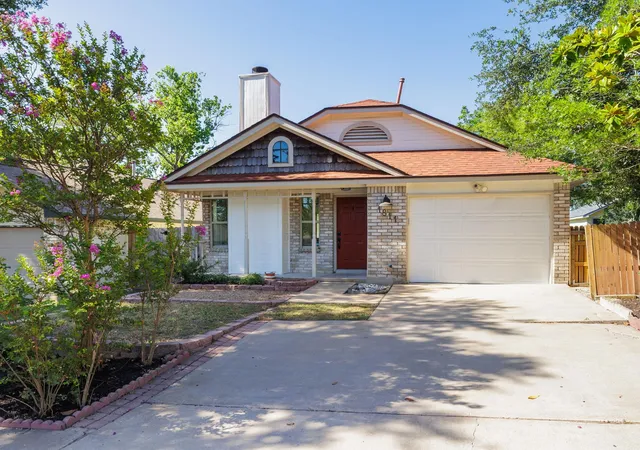 Photo 4 of Single family home for sale at 1811 Rainy Meadows Dr, Austin, TX 78758 | MLS# 9429076 | Listing updated on 2026-10-05