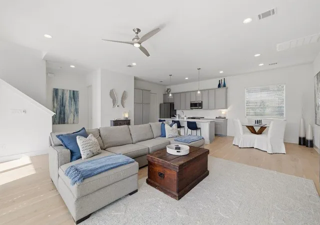 4th image of 2050 Lohmans Spur Rd #603, Lakeway, TX 78734 | MLS# 4614279