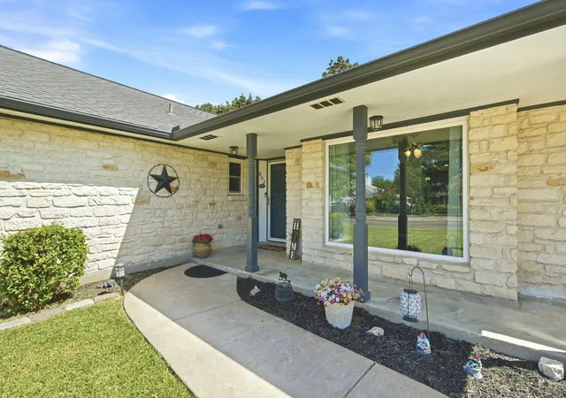 Photo 3 of Single family home for sale at 602 Applewood Dr, Pflugerville, TX 78660 | MLS# 8793204 | Listing updated on 2026-10-05