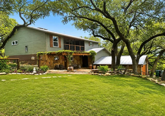 Photo 1 of Single family home for sale at 2905 Newton Dr, Lago Vista, TX 78645 | MLS# 8385647 | Listing updated on 2026-10-06