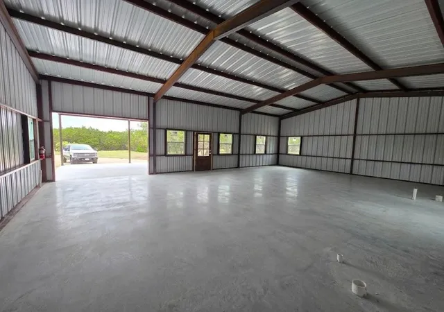 3rd image of 735 Cr 206, Lampasas, TX 76550 | MLS# 1777362