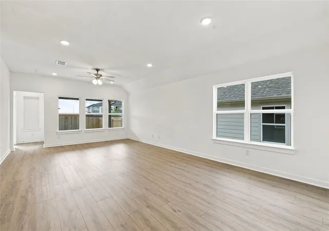 Photo 3 of Single family home for sale at 204 Seattle Slew Dr, Jarrell, TX 76537 | MLS# 5550937 | Listing updated on 2026-10-28