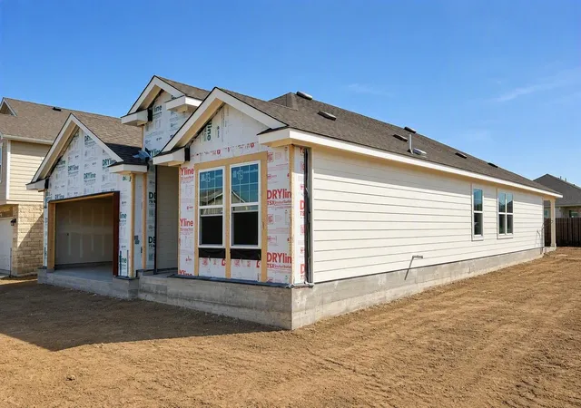 Photo 3 of Sale Pending at 161 Seattle Slew Dr, Jarrell, TX 76537 | MLS# 6767287 | Listing updated on 2026-08-25