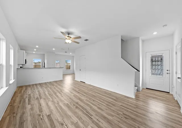 3rd image of 18416 Stellers Sea St, Elgin, TX 78621 | MLS# 1125410