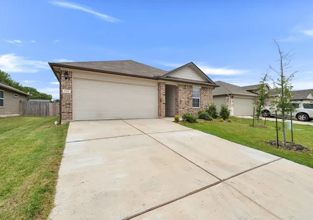 2nd image of 1321 Camden Ln, Lockhart, TX 78644 | MLS# 6093585