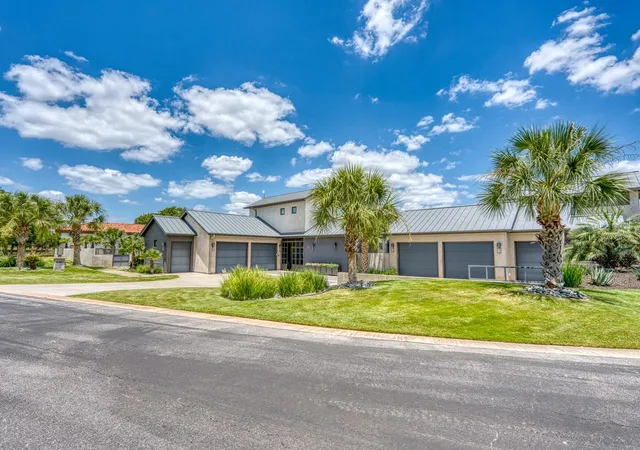 2nd image of 116 Wennmohs Pl, Horseshoe Bay, TX 78657 | MLS# 8237508