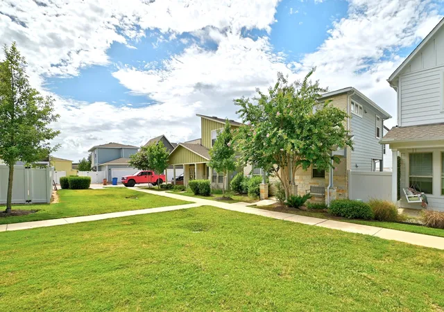 Listing Photo 4 - Condo for sale in building located at 7903 Sutcliffe Dr, Austin, TX 78744