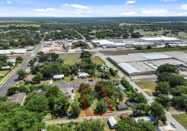 7th image of 1015 Anderson St, Schulenburg, TX 78956 | MLS# 7376470