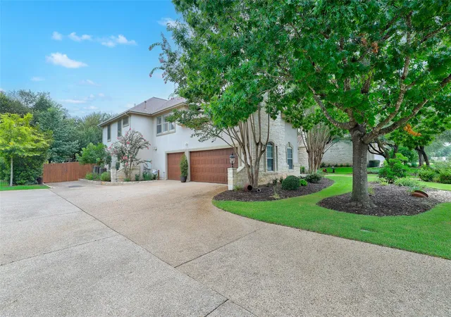 Photo 4 of Single family home for sale at 507 Champions Dr, Georgetown, TX 78628 | MLS# 7426008 | Listing updated on 2026-08-21