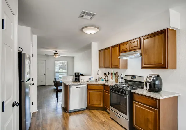 Listing Photo 5 - Condo for sale in building located at 312 W William Cannon Dr, Austin, TX 78745 - Unit #A & B