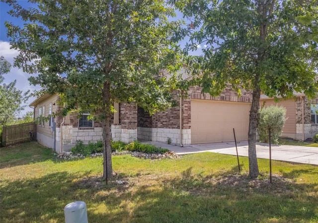 Photo 2 of Single family home for sale at 7225 Ranchito Dr, Austin, TX 78744 | MLS# 9548555 | Listing updated on 2026-09-06