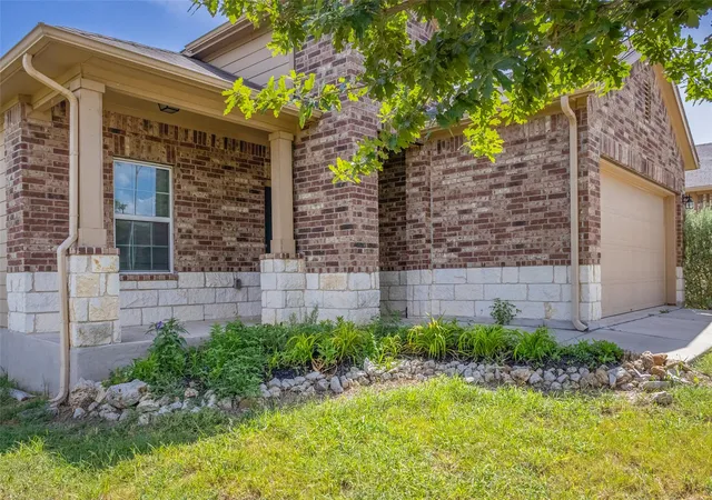 Photo 3 of Single family home for sale at 7225 Ranchito Dr, Austin, TX 78744 | MLS# 9548555 | Listing updated on 2026-09-06