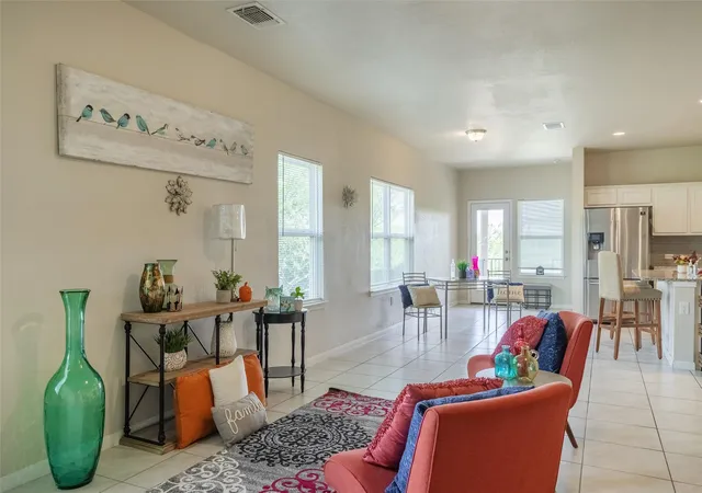 Photo 4 of Single family home for sale at 7225 Ranchito Dr, Austin, TX 78744 | MLS# 9548555 | Listing updated on 2026-09-06