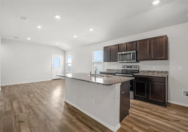 5th image of 1049 Velvet Ct, Troy, TX 76579 | MLS# 9450828