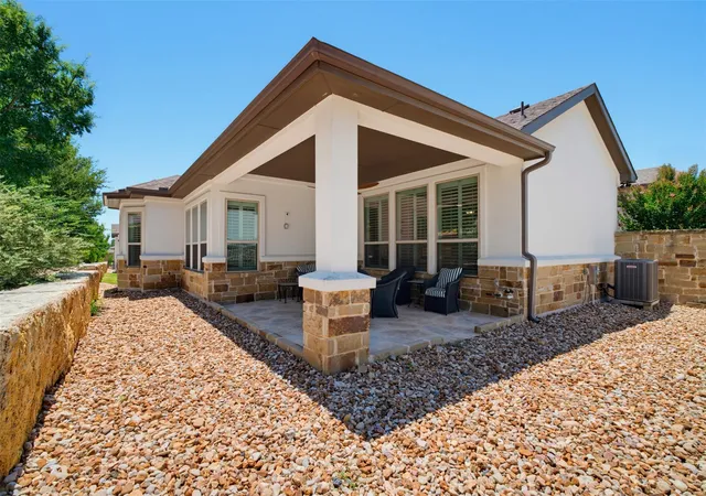 Listing Photo 2 - Condo for sale in building located at 405 Skyflower Dr, Georgetown, TX 78628 - Unit #V
