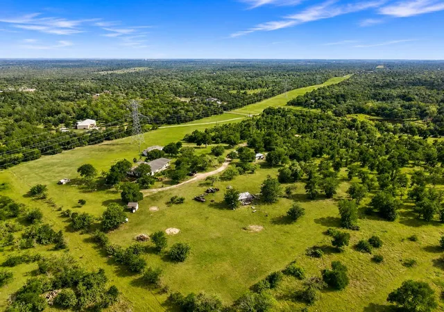 3rd image of 268 Privada Dr, Del Valle, TX 78617 | MLS# 5479868
