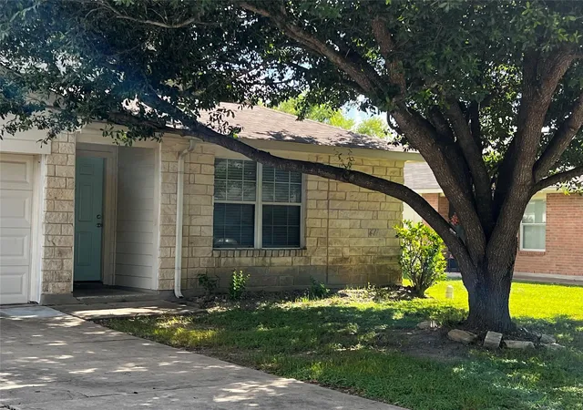 Photo 1 of Single family home for sale at 111 Sylvan St, Hutto, TX 78634 | MLS# 1107131 | Listing updated on 2026-07-24