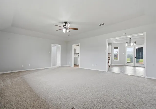 Photo 4 of Single family home for sale at 325 Meadow Valley Loop, Jarrell, TX 76537 | MLS# 9307944 | Listing updated on 2026-09-20
