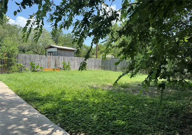 Photo 4 of Sale Pending at 6703 Galindo St, Austin, TX 78741 | MLS# 2795285 | Listing updated on 2026-08-09