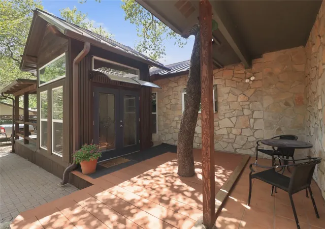 Photo 3 of Single family home for sale at 102 N Lake Hills Dr, Austin, TX 78733 | MLS# 5843571 | Listing updated on 2026-07-22