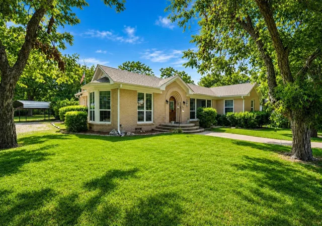 2nd image of 401 Donohoe St, Granger, TX 76530 | MLS# 4466597