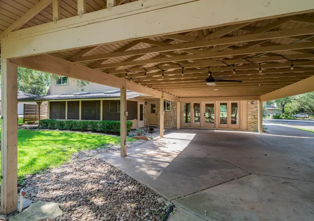 Photo 3 of Single family home for sale at 8806 Balcones Clb Dr, Austin, TX 78750 | MLS# 3894812 | Listing updated on 2026-07-18