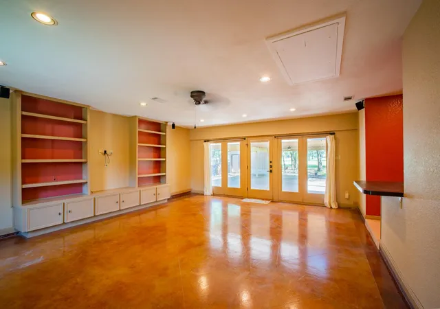 Photo 3 of Single family home for sale at 8806 Balcones Clb Dr, Austin, TX 78750 | MLS# 3894812 | Listing updated on 2026-07-18